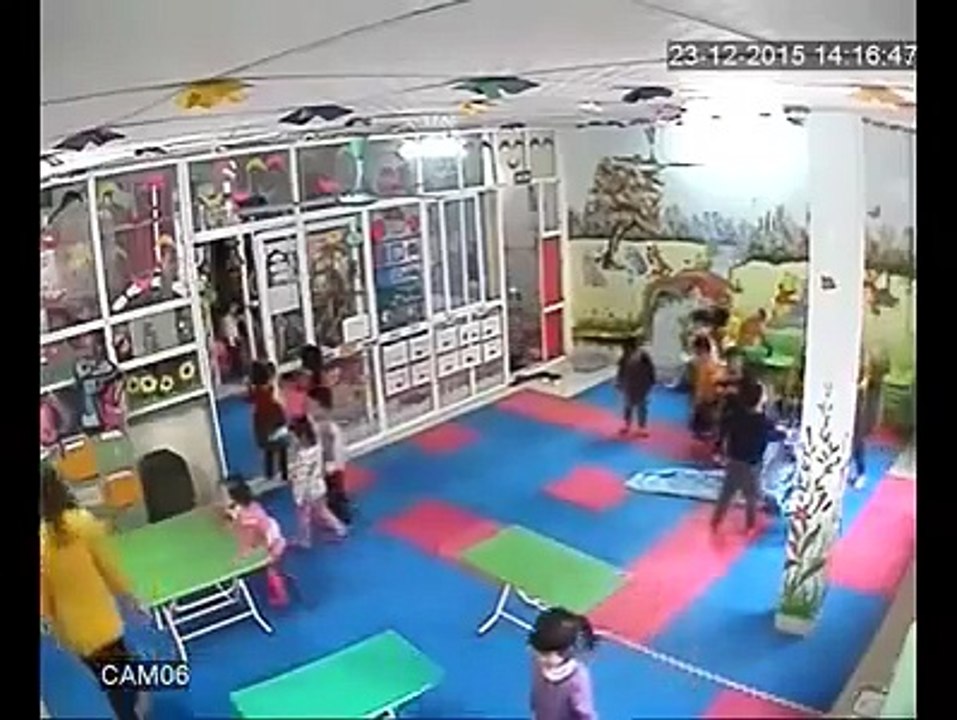 Bc xúc Giáo Viên trng mn non Ánh Dng-Xa La b bê tr nh , Online free 2016