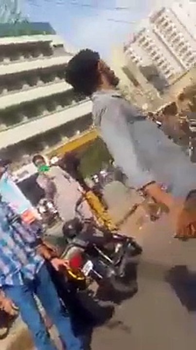 VIP culture faces wrath of general public on one of the busiest streets in Karachi.