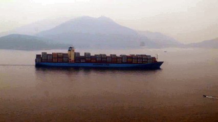 GUNVOR MAERSK cruishing in east lamma channel