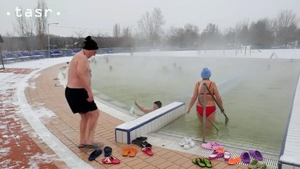 =tasr= KUPANIE_TERMALNE_SLADKOVICOVO 4.1.2016