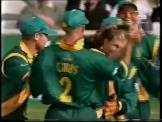 6 Jonty Rhodes miracle cricket catches