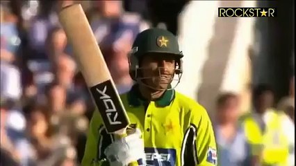 Abdul Razzaq 47 Runs off 11 Balls consecutive - Pakistan VS England