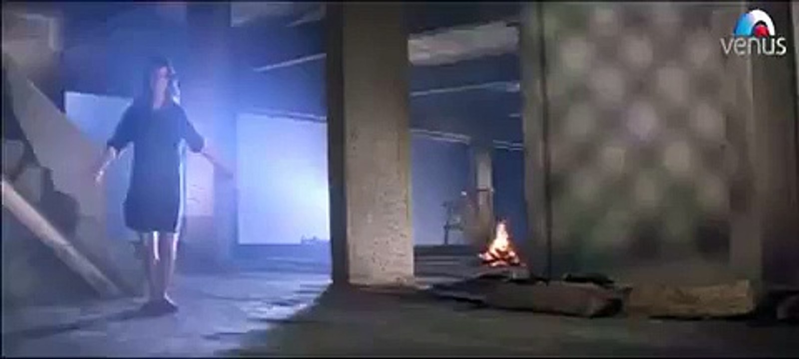 Bollywood Hot Video Songs -  Is Baat Ka Bahana...