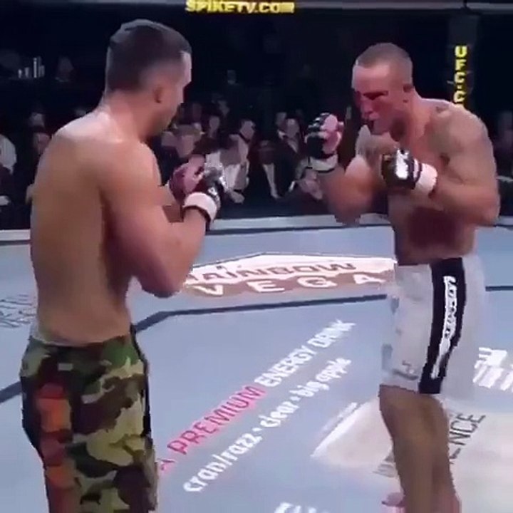 Un combattant d’UFC feint une faiblesse pour mieux attaquer