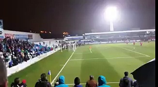 El Linares-Recreativo acaba a pedradas