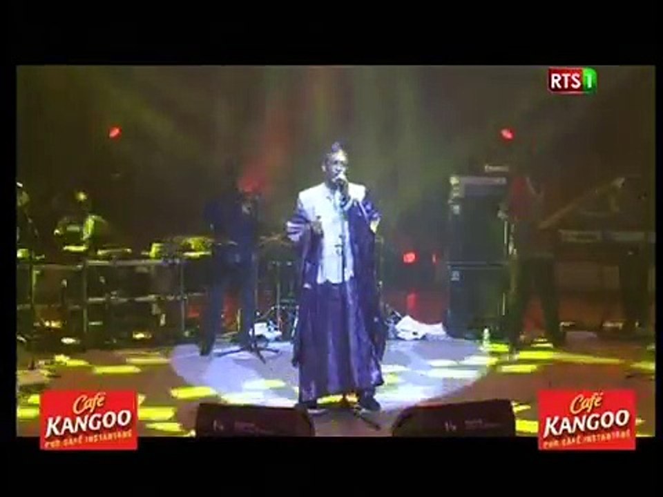 Youssou Ndour - Concert au Cirque d'Hiver Part2