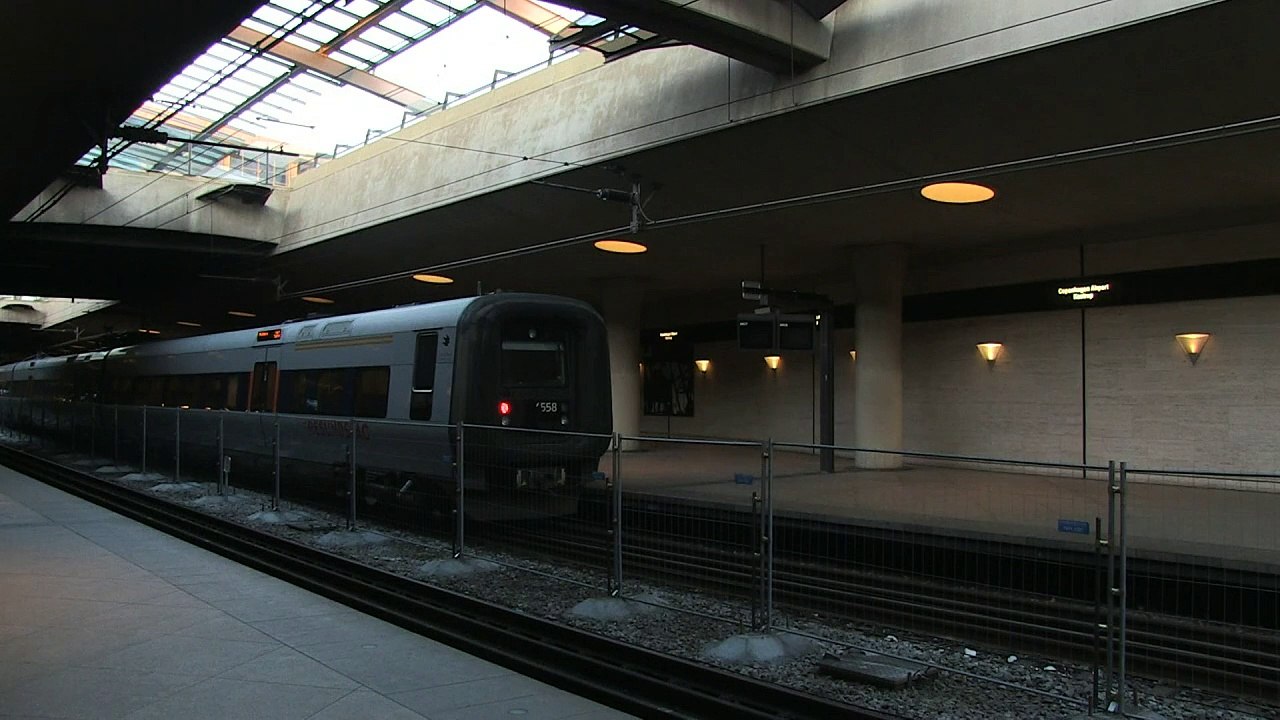 Sweden imposes ID checks at Danish border to st...