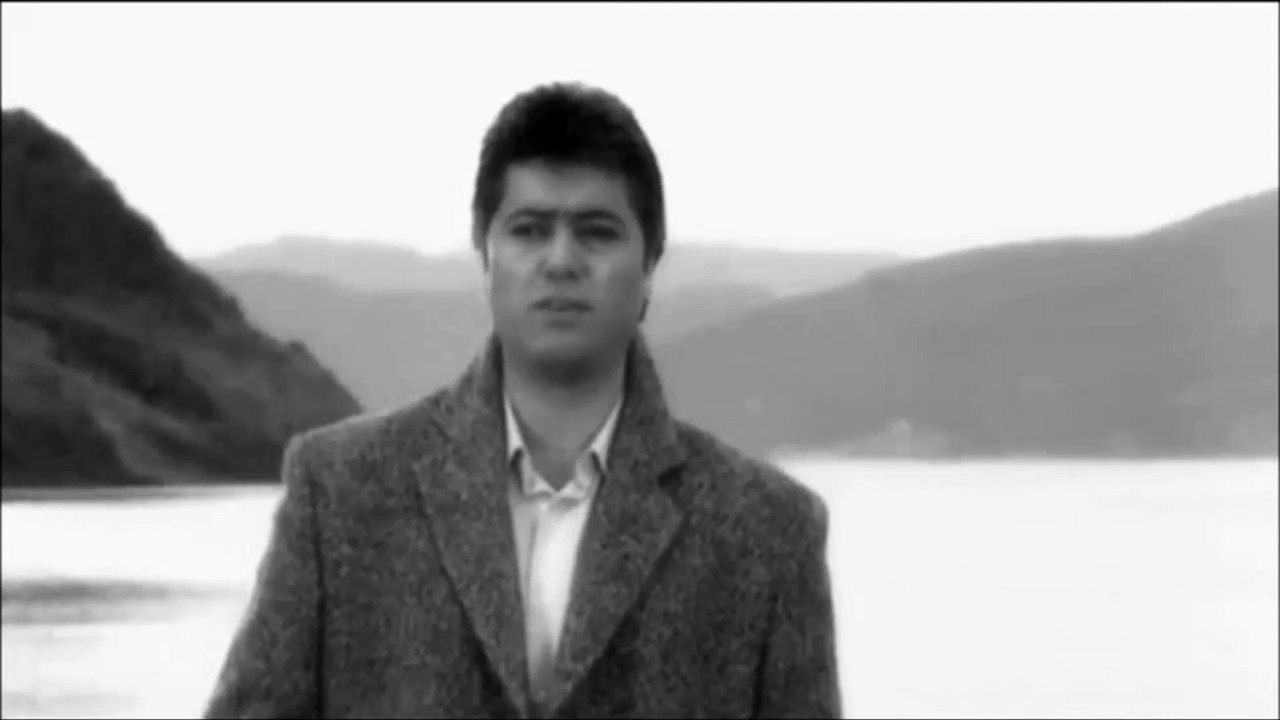 Cengiz Kurtoglu Ela gözlerin neden aglamis