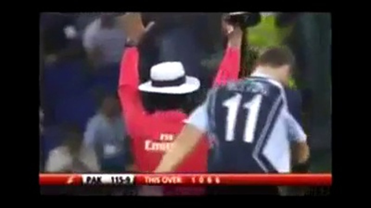 Amir 3 balls 3 sixes vs Vettori..!!