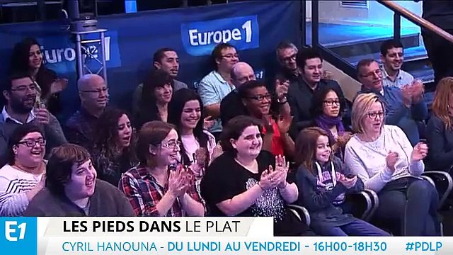 Les pieds dans le plat change de générique