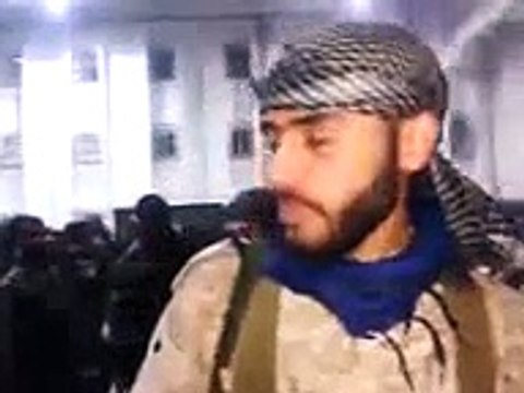 مقاتلين فلسطينيين يحتفلون مع الجيش السوري بانتصاراتهم على الدواعش سوريا