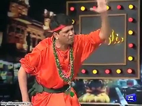 Watch Joggi Baba making fun of Abrar ul Haq and Resham | Mazaaq Raat