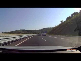 Разборки на дороге со стрельбой,погоней и дтп
