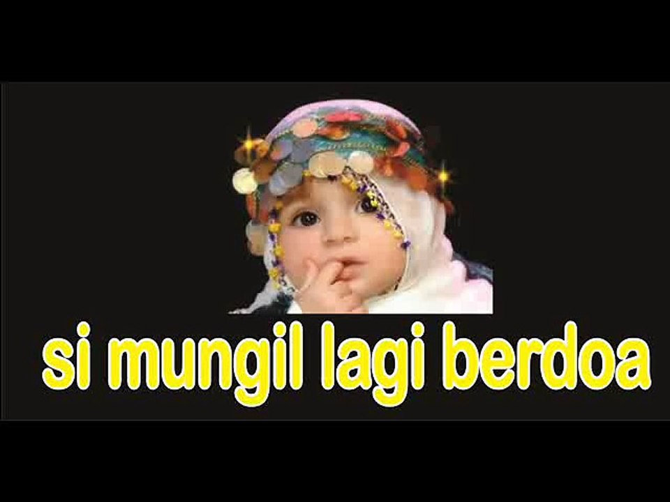 Anak Kecil Lucu Lagi Belajar Berdo'a dengan ibunya!!!