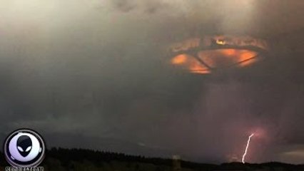 NEW Controversial Photo Of UFO Mothership In Storm Over Canada! 8/11/2015