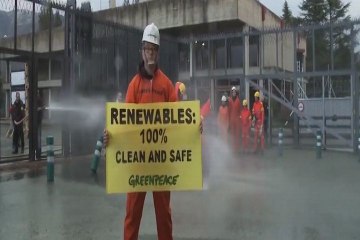 Greenpeace apuesta por el fin de la era nuclear en 2016