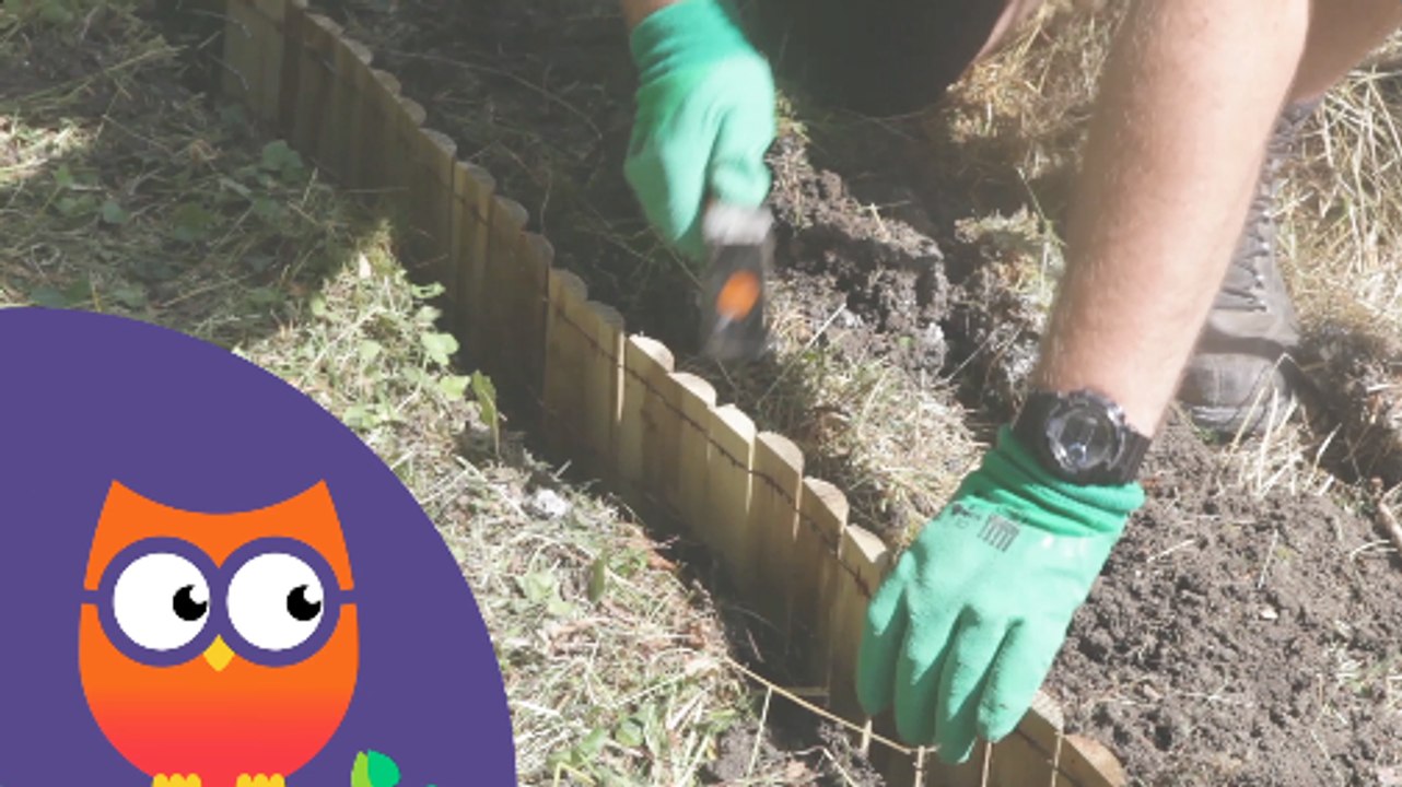 Comment poser une bordure en rondins de bois (Ooreka.fr)