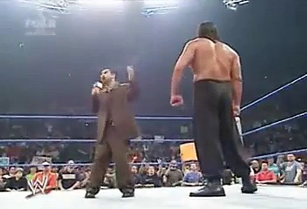 Undertaker chokeslams The Great Khali video Dailymotion