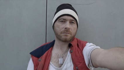 Je suis une main tendue.