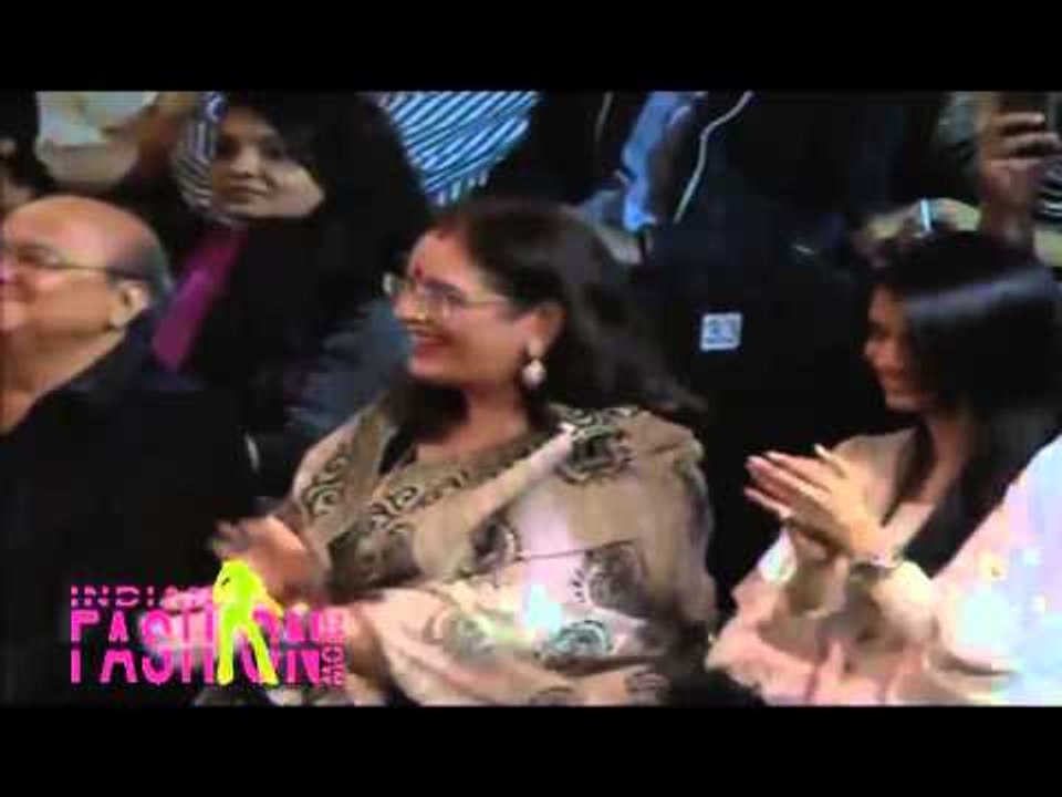 Dabangg Girl Stumbles on Ramp