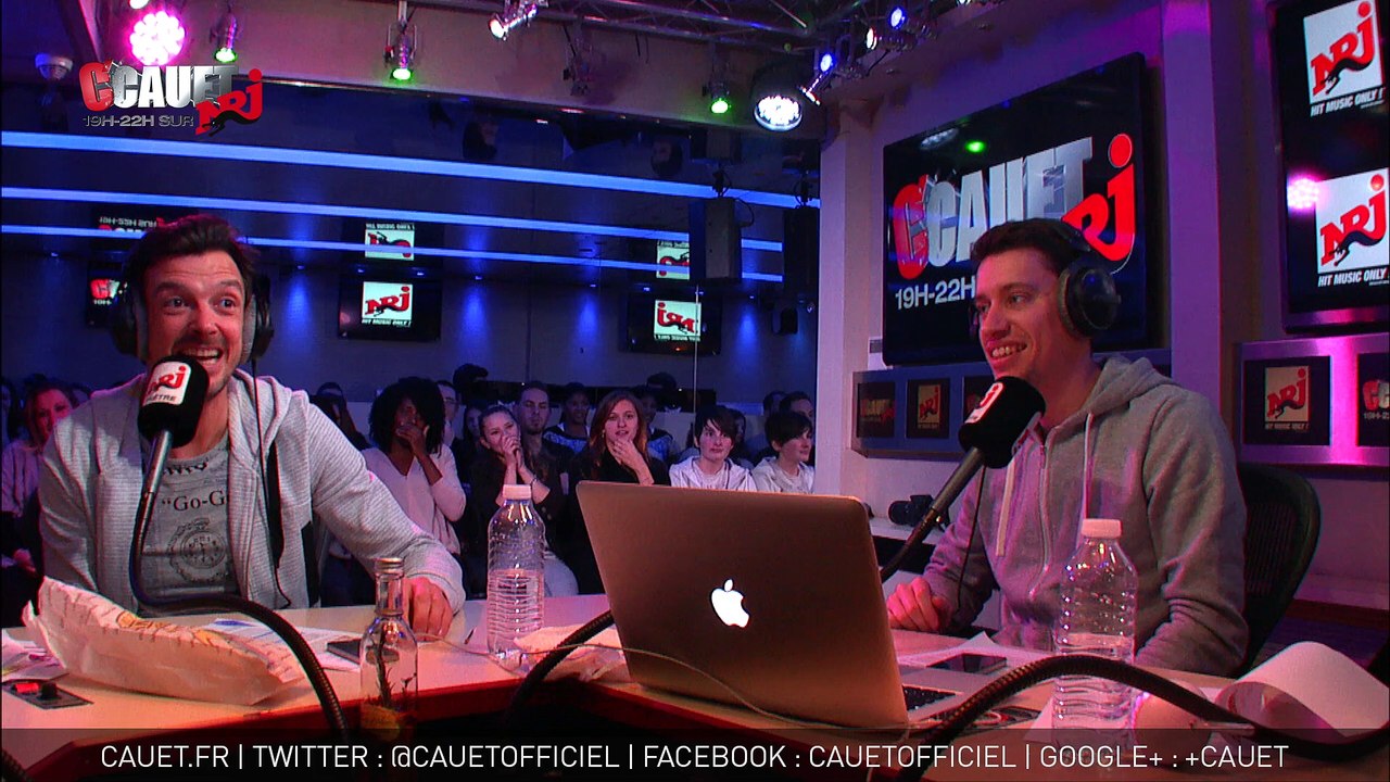 Loris explose des canons à confettis dans un taxi - C'Cauet sur NRJ