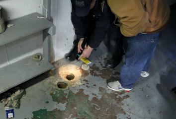 Eles ouviram gritos vindos do chão... o que descobriram... é chocante!