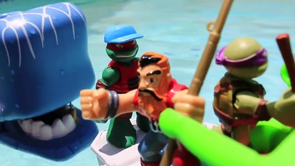 Ninja Turtles Raph Fire Boat and Donnie Attacked by Giant White Whale Saved by Batman Batboat