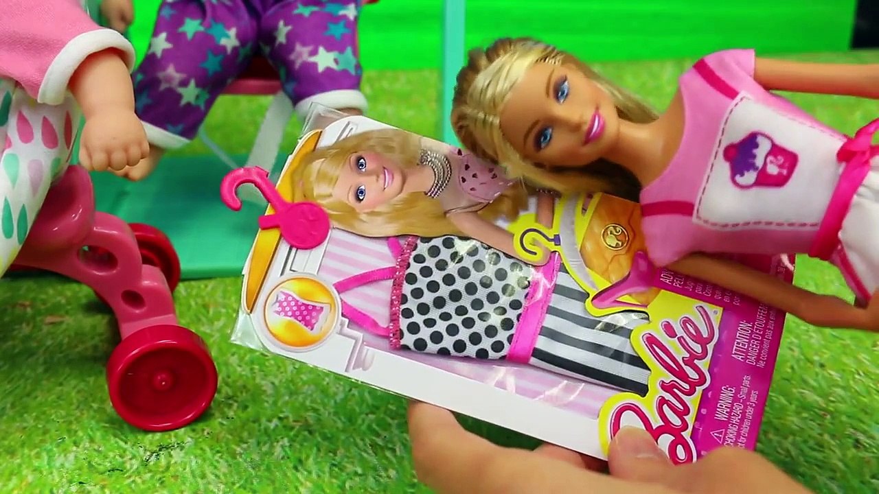 Baby Alive Dolls & TWINS Play at Park Playground with Swings & Surprise Toys Barbie, Froze
