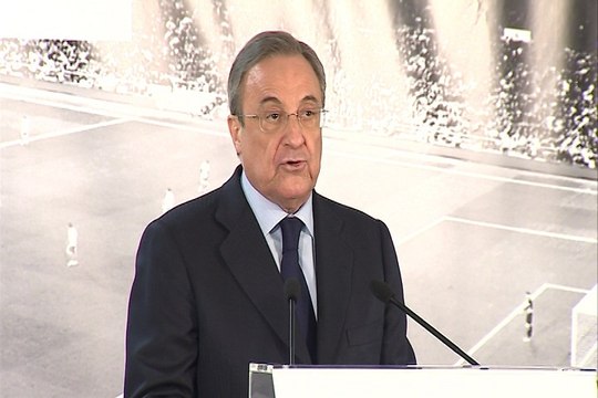Florentino Pérez presenta a Zidane