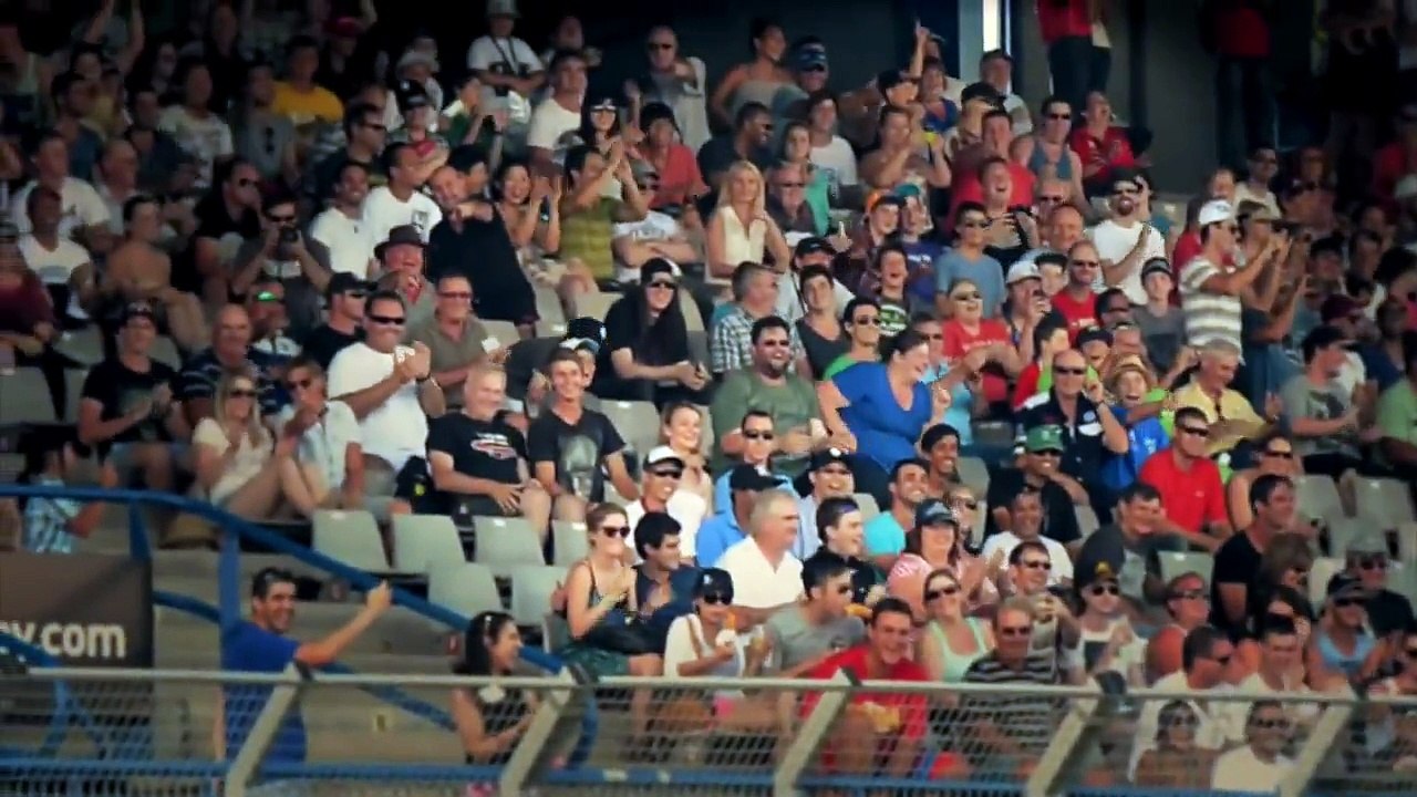 England Vs Australia: Reliant Robin Football Top Gear Festival Sydney