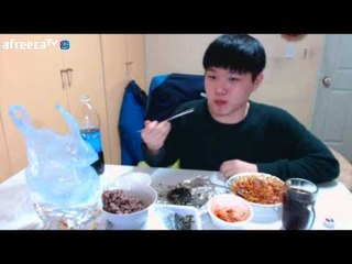 미소의 야식먹방! 그음식은바로 오돌뼈라네!! 완전맛잇엉[양띵TV미소]먹방