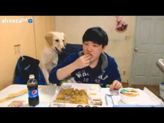 하하하하하 나는 항상 배가고프다. 그래서 네네치킨과 라면을 먹는다[양띵TV미소]먹방