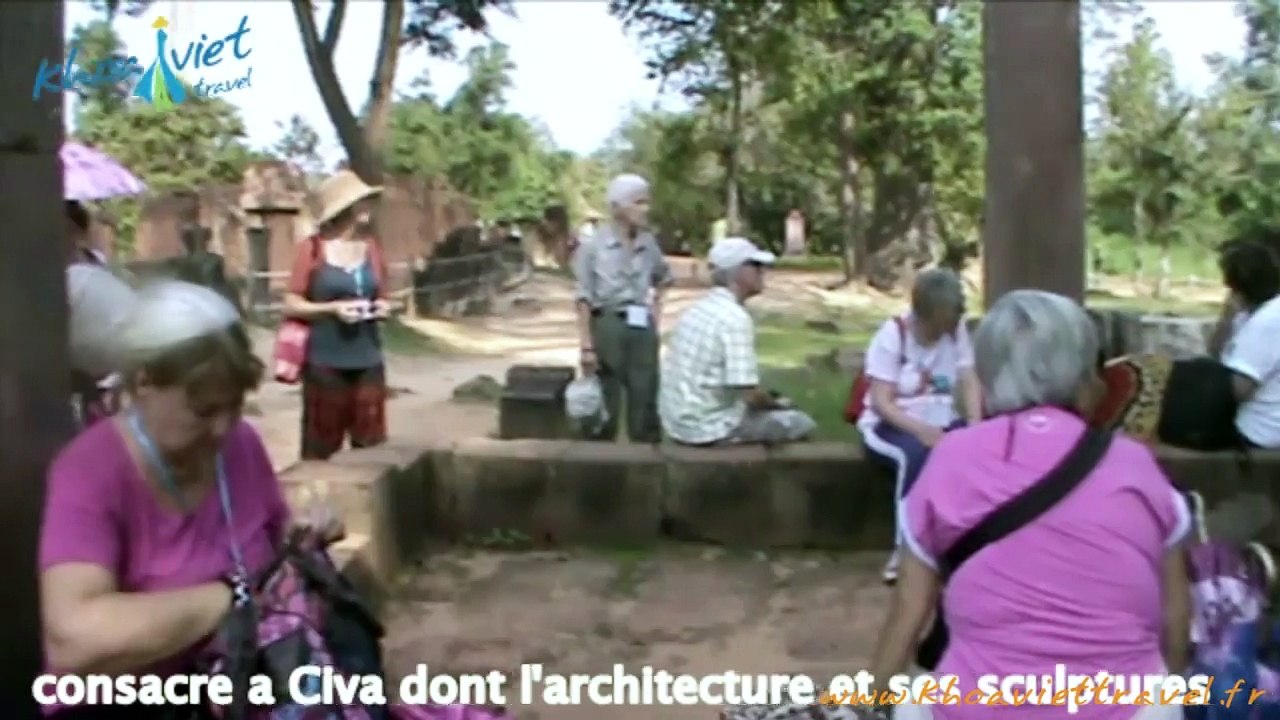 Visit the Banteay Srei - Citadel of women - Travel to Cambodia and Vietnam