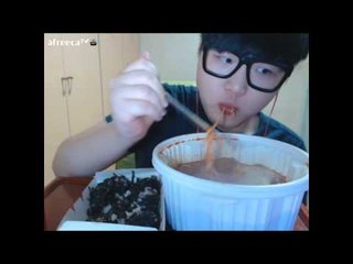 엽기떡볶이+주먹밥먹방 이제 안매운거같은데?[양띵TV미소]먹방![소리수정완료]