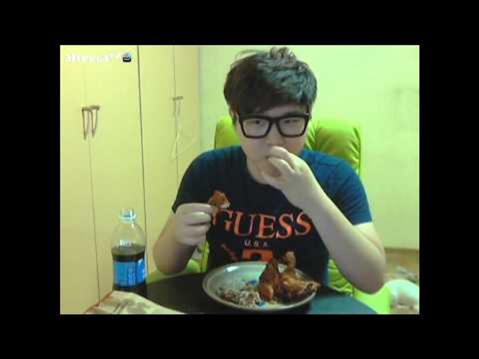 미소의 봉이치킨 먹방!! 동네에서 파는데 짱맛잇당?[양띵TV미소]