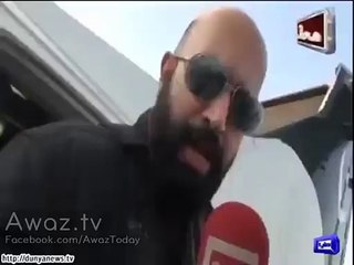 PM Nawaz Sharif Taking Selfies With Air Hostess