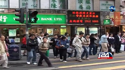 01/04: Chinese stock markets shut early after shares fall 7%