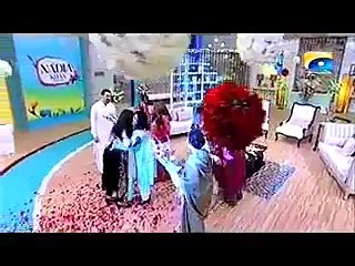 Nadia Khan Show - See How Newly Wed Couple Actress Madiha Iftekhar And Her Husband Got Welcomed by Nadia Khan