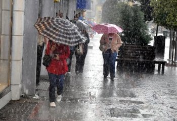 Meteoroloji'den Uyarı: Ülke Genelinde Sağanak Yağış Var