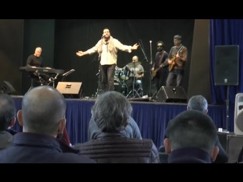 Napoli - Pino Daniele, tribute band nel carcere di Secondigliano (04.01.16)