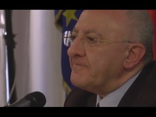 Campania - "Burocrazia zero", ecoballe e campi rom: le sfide di De Luca (30.12.15)