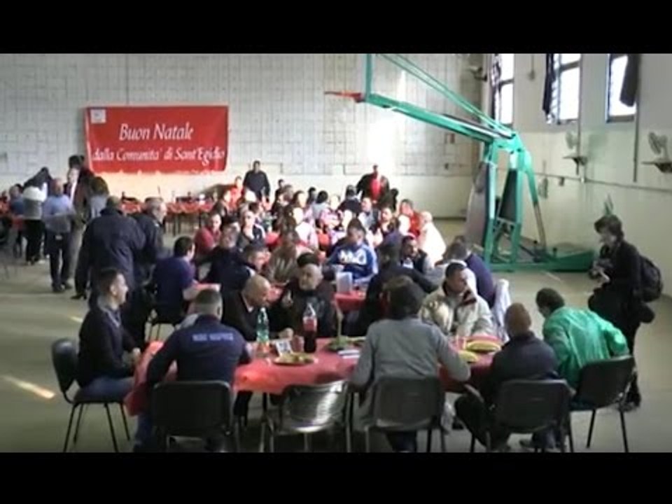 Napoli - Pranzo per i detenuti di Secondigliano...