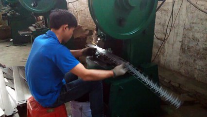 Furniture Hardware, Furniture Fittings and Cabinet Hardware -China: Inside Door Clamps / Production 2