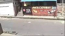 Merdivenden Girip Camdan Çıkmak Süper Failed Robbery Attempt In Brazil