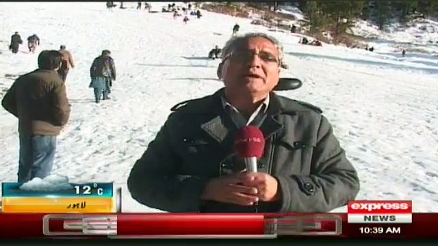 Malam Jabba tourist enjoy snowfall