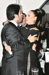 Ebru Gündeş, Rıza Sarraf'la Öpüşürken Yakalandı