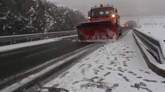 Report TV - Prençi: Ndjekje penale për gjithë firmat që nuk mirëmbajnë rrugët