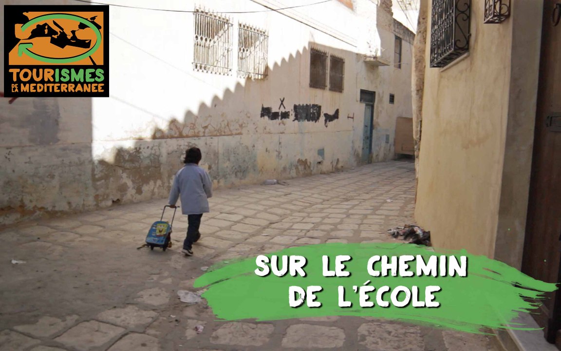 Tourismes de la Méditerranée - Sur le chemin de l'école