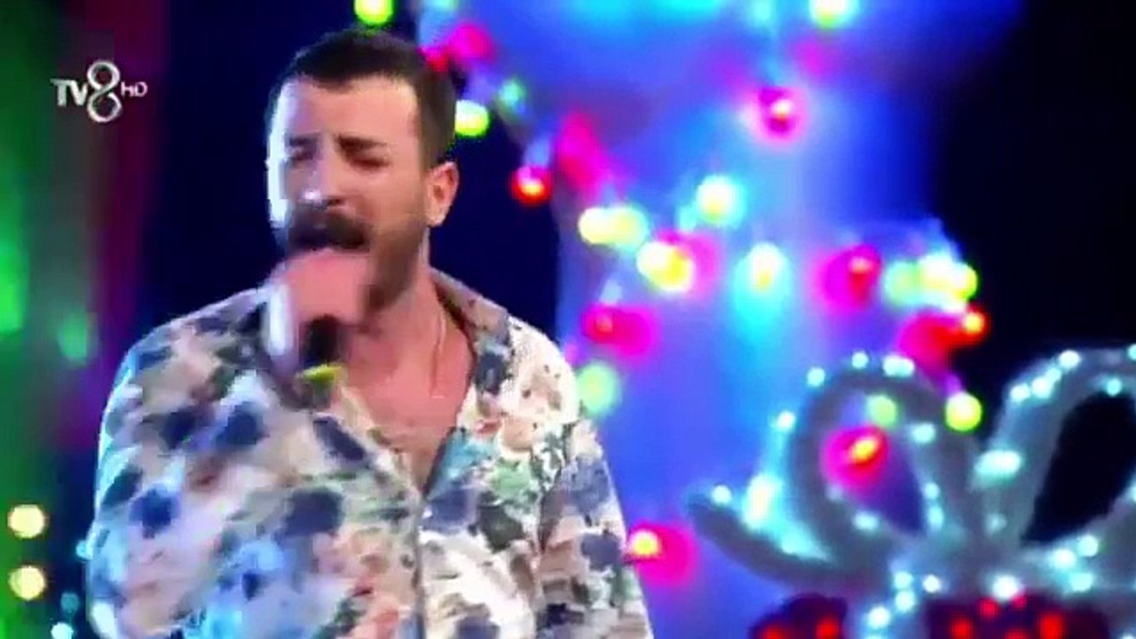 Ahmet Parlak - Devlerin Aşkı Büyük Olur (O Ses Türkiye - Yılbaşı Özel) (En Acayip Videolar)