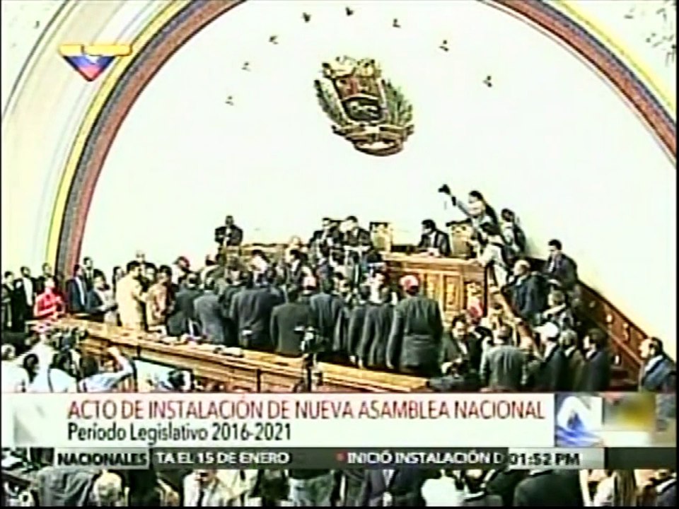 Así transmitió VTV el roce entre diputados en la Asamblea Nacional